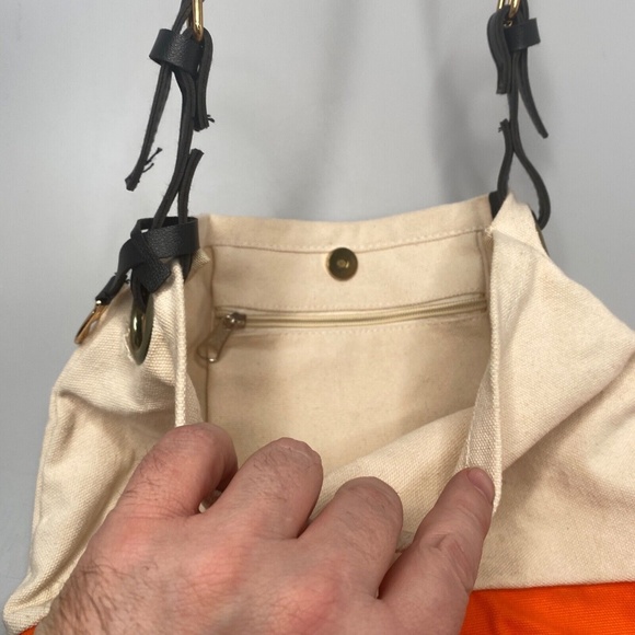 Courageous Women's DSM Half Marathon Shoulder Tote Bag with Pouch Accessory - Picture 6 of 13